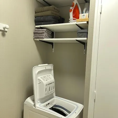 Le Trois Fleurs Apartment *